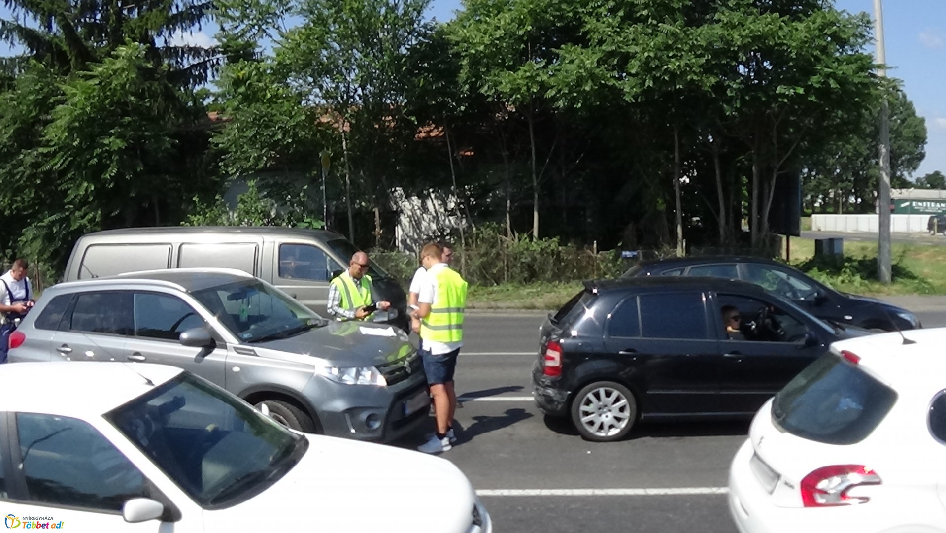 Ráfutásos baleset történt péntek délelőtt a Debreceni úton