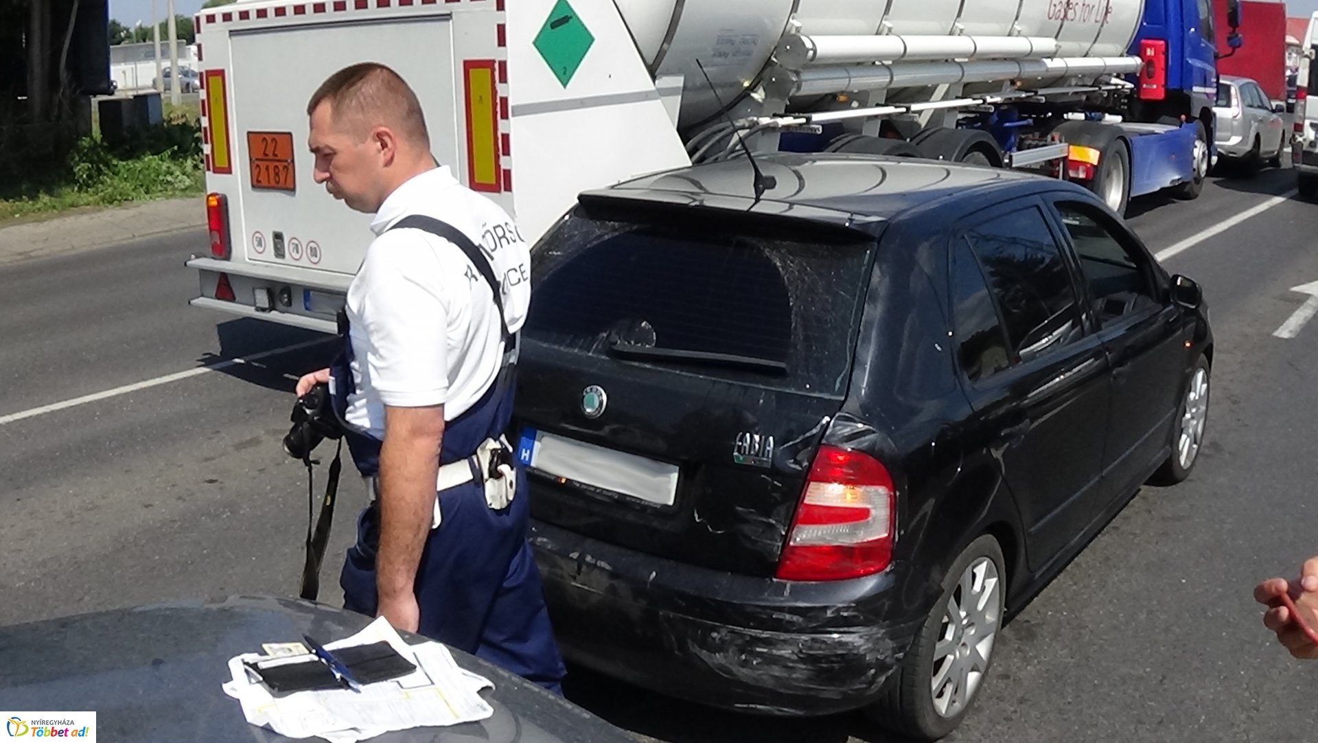 Ráfutásos baleset történt péntek délelőtt a Debreceni úton