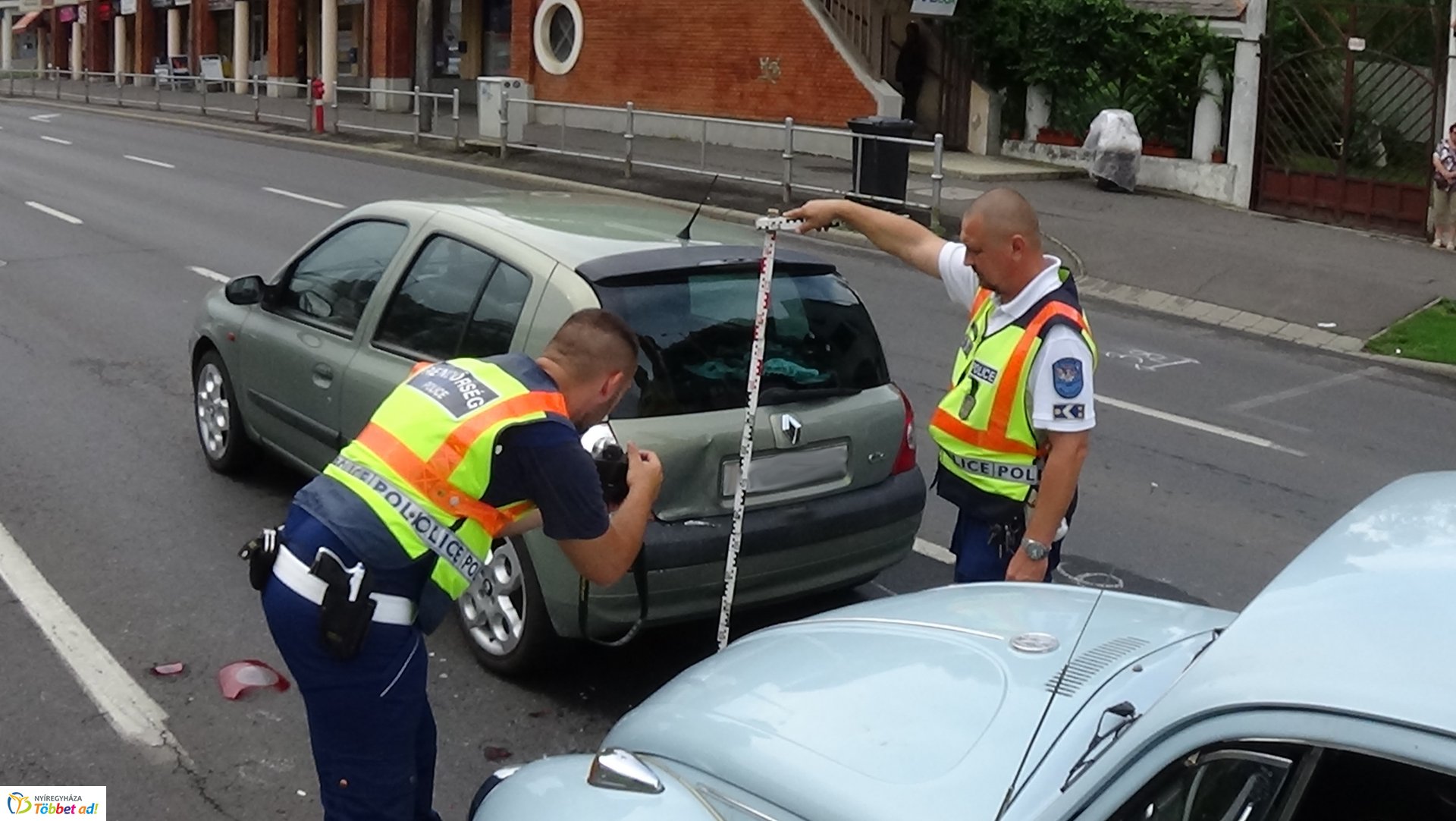 Ráfutásos baleset történt péntek délután a Vay Ádám körúton