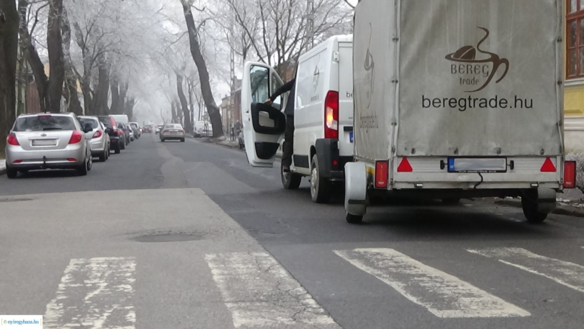 Ráfutásos baleset történt szerda dél körül a Szent István utcán