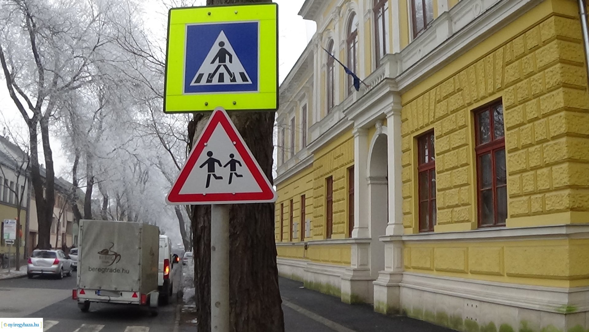 Ráfutásos baleset történt szerda dél körül a Szent István utcán