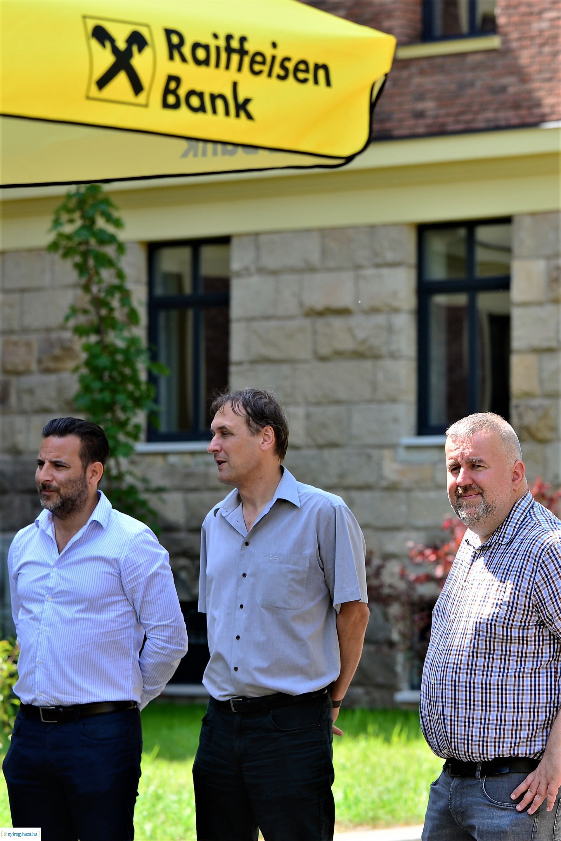 Raiffeisen Bank szolgáltató központ átadás