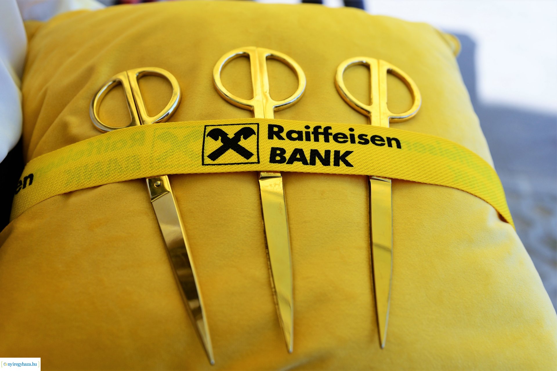 Raiffeisen Bank szolgáltató központ átadás