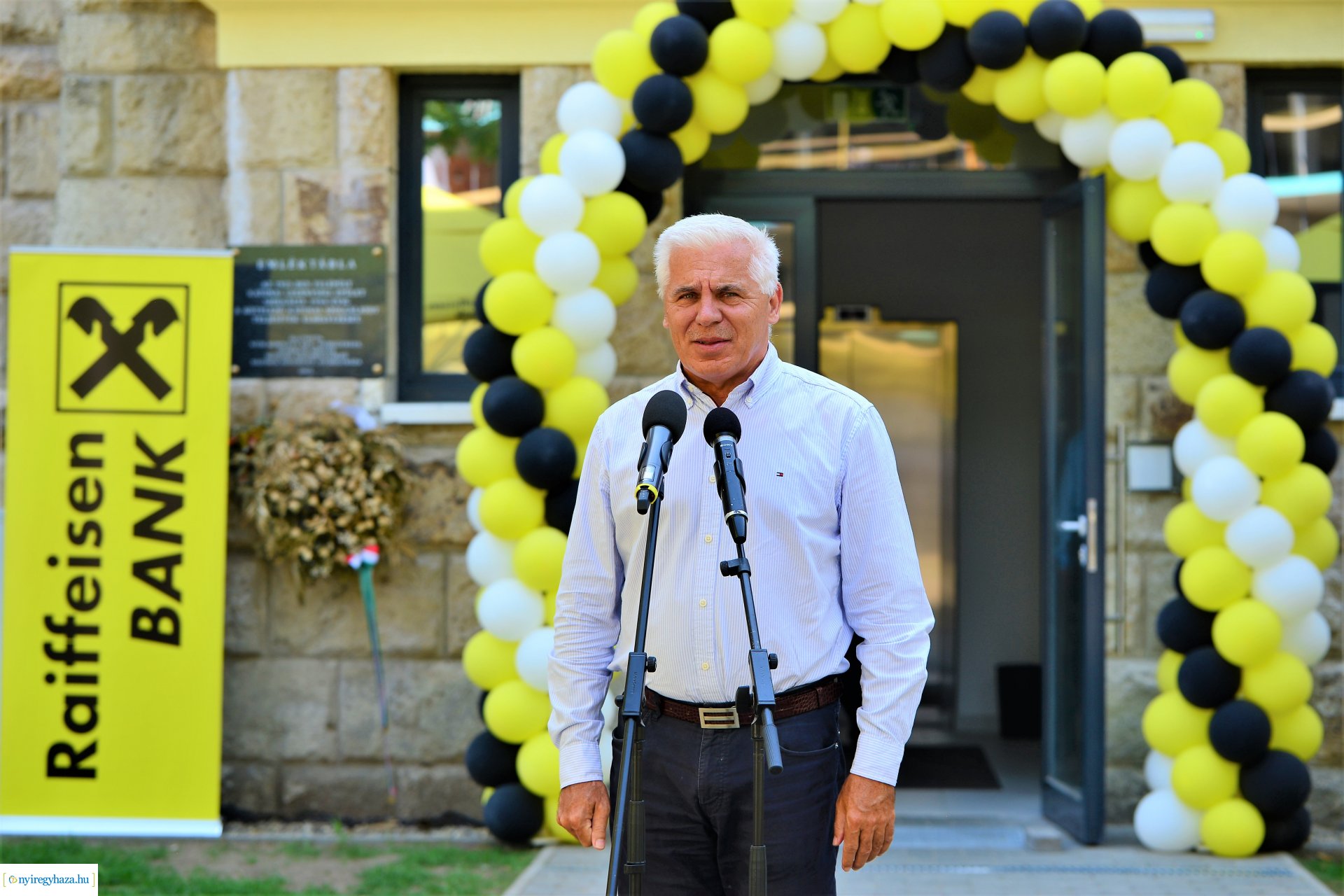 Raiffeisen Bank szolgáltató központ átadás