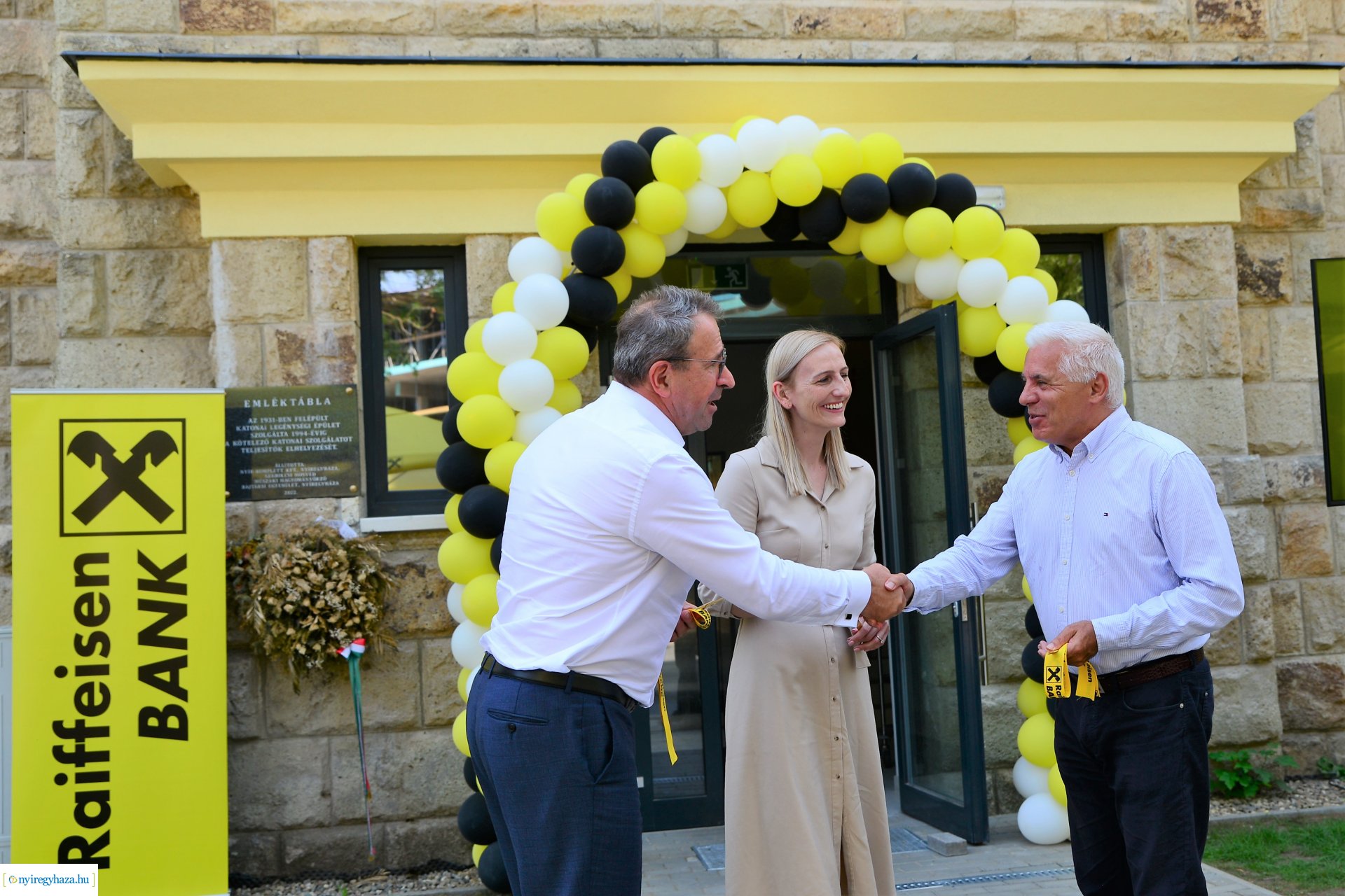 Raiffeisen Bank szolgáltató központ átadás
