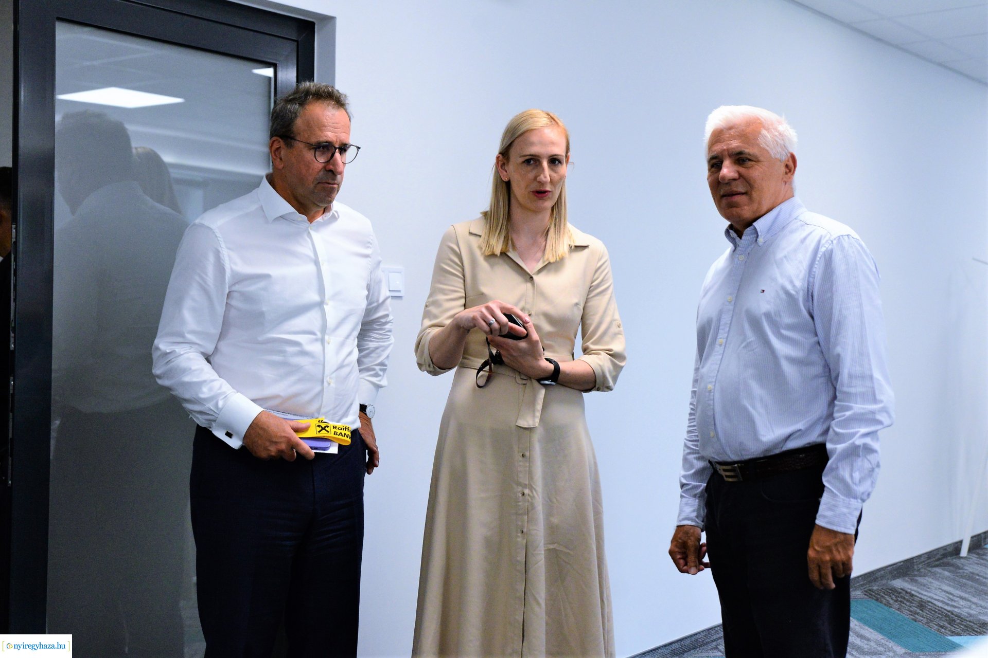 Raiffeisen Bank szolgáltató központ átadás