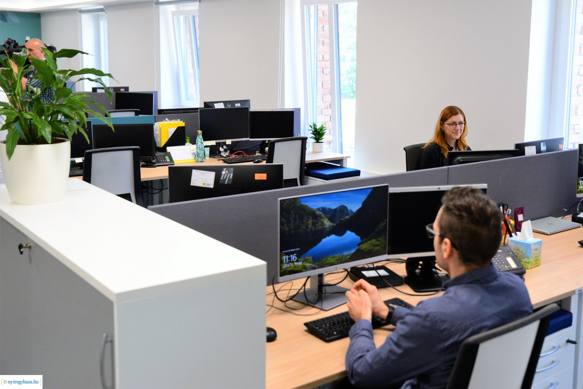 Raiffeisen Bank szolgáltató központ átadás