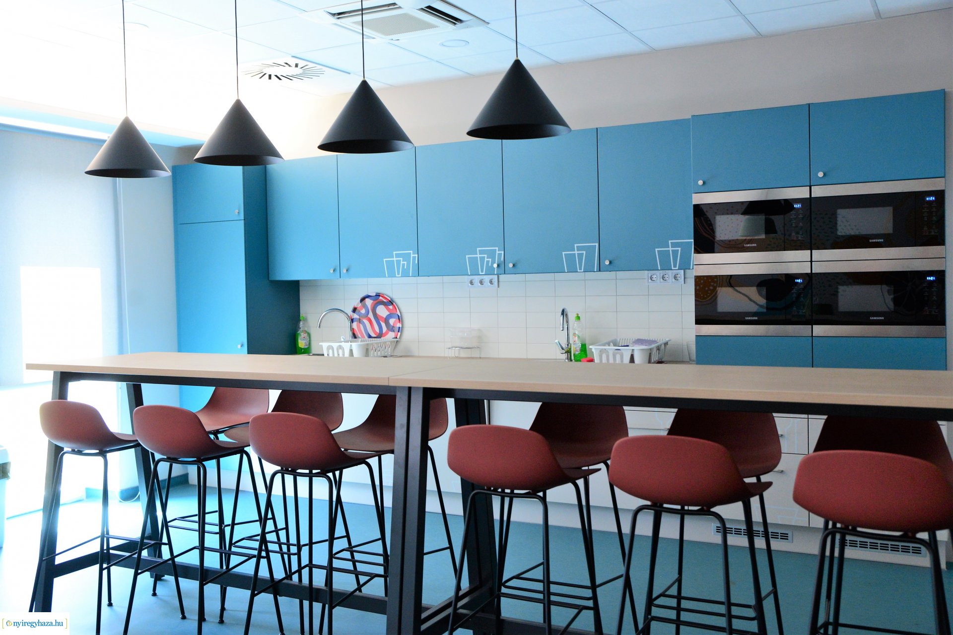 Raiffeisen Bank szolgáltató központ átadás