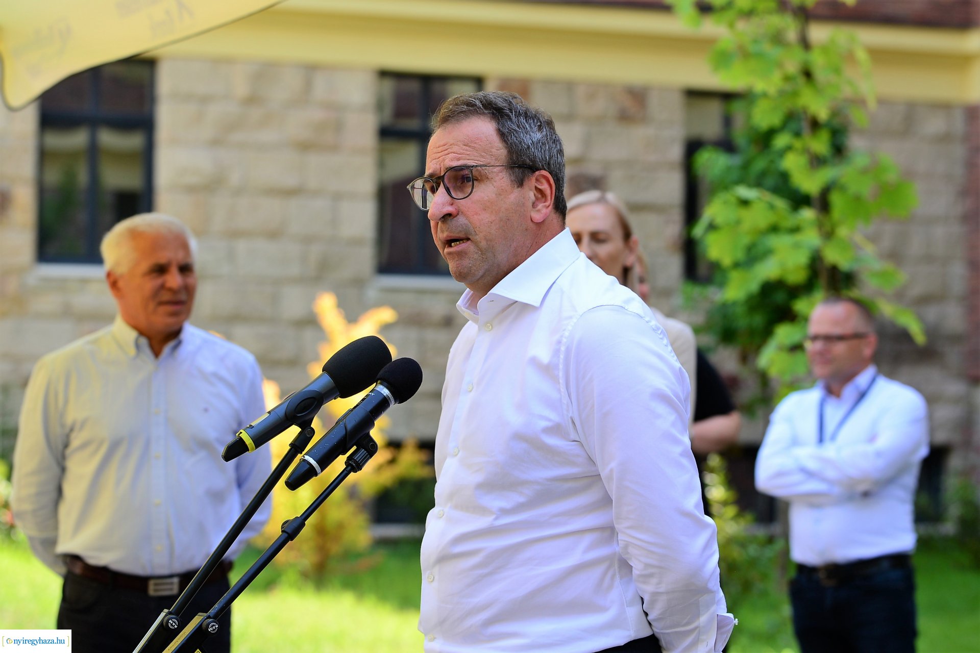 Raiffeisen Bank szolgáltató központ átadás