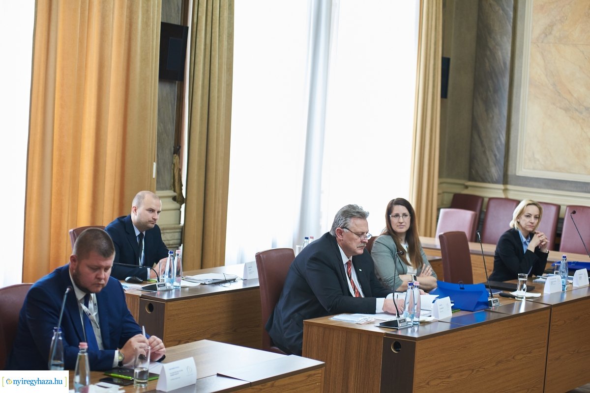 Regionális konferencia a Városházán