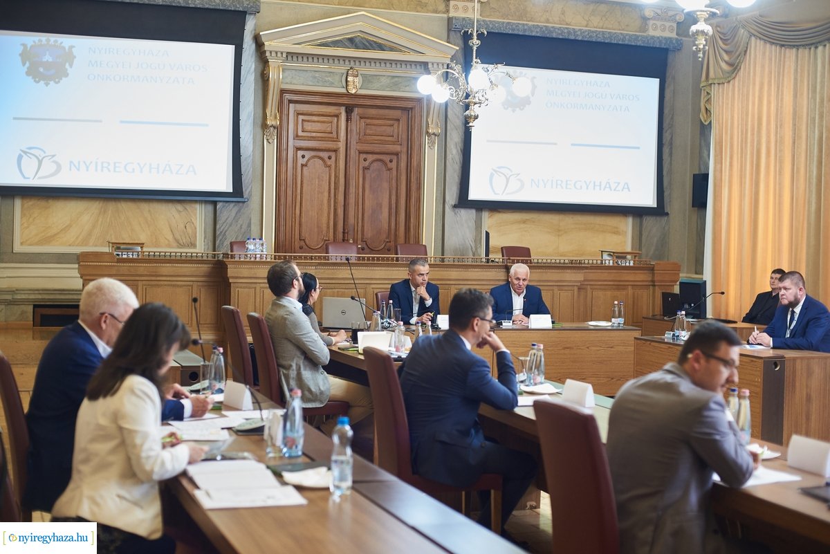 Regionális konferencia a Városházán