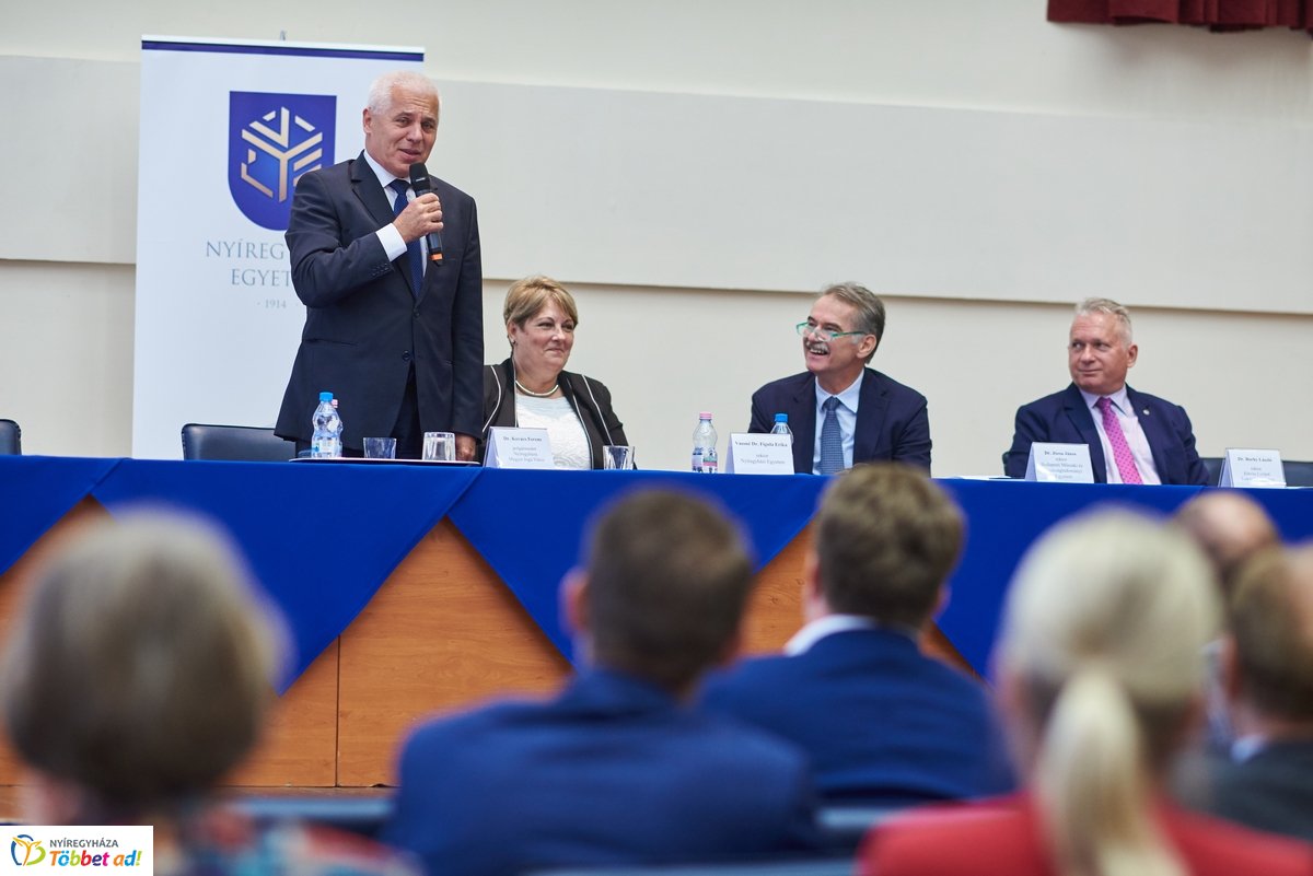 Rektori konferencia az egyetemen