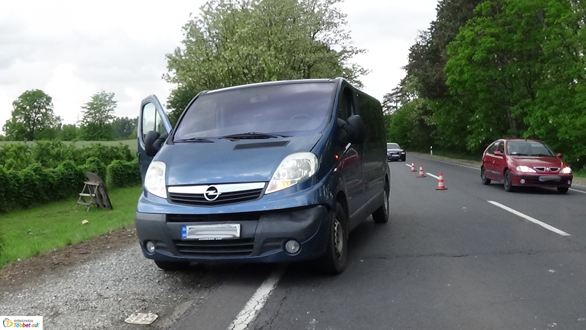 Rendőrautóval ütközött