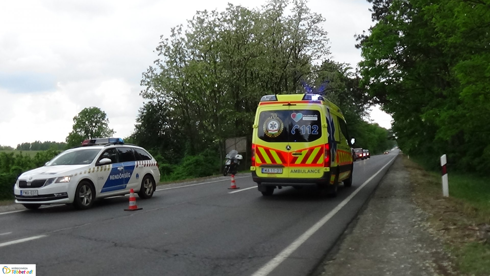 Rendőrautóval ütközött