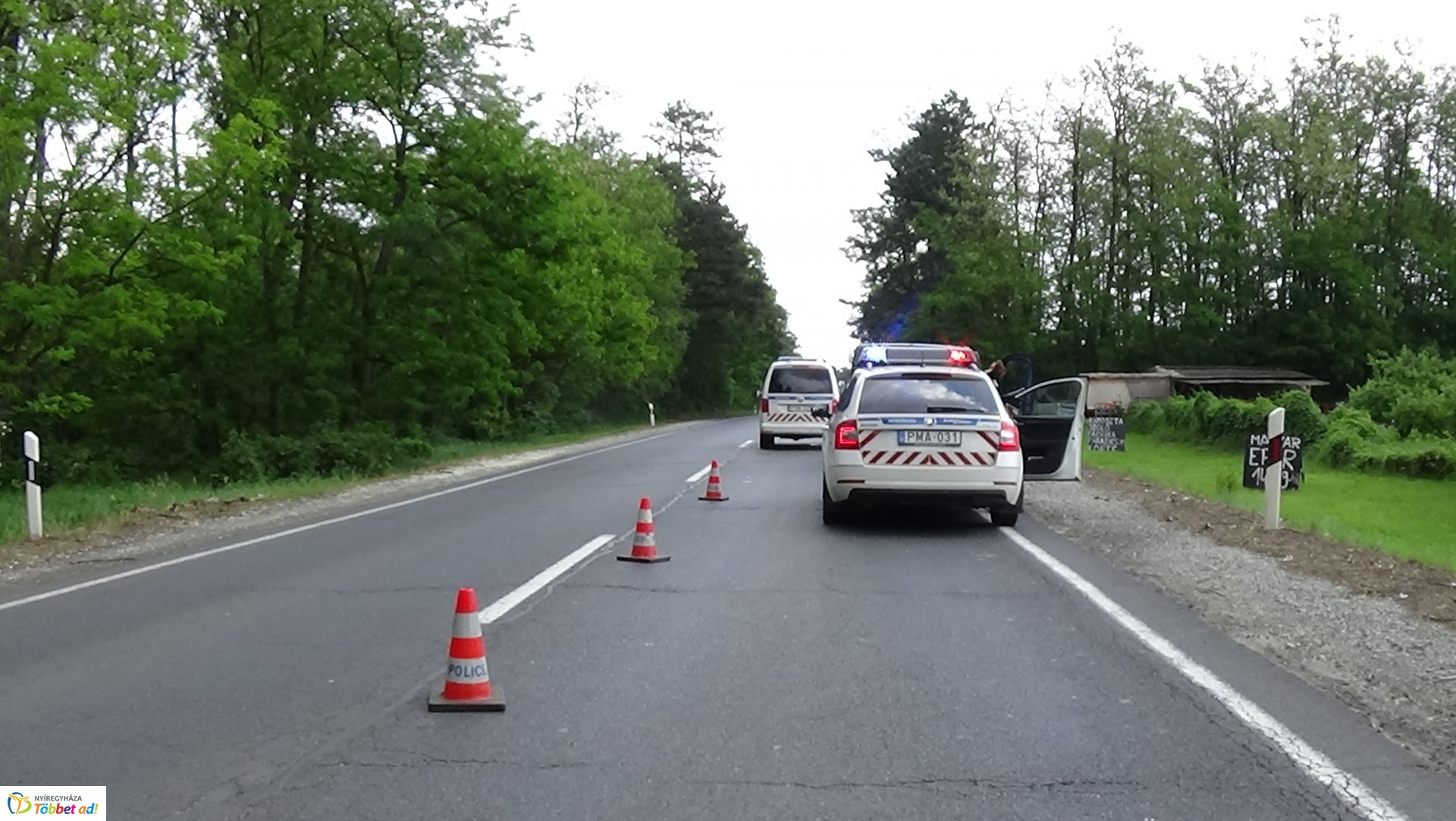 Rendőrautóval ütközött