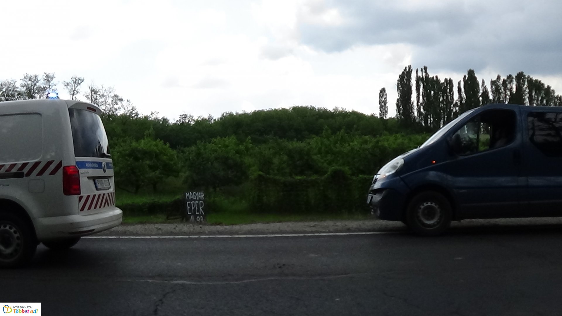 Rendőrautóval ütközött