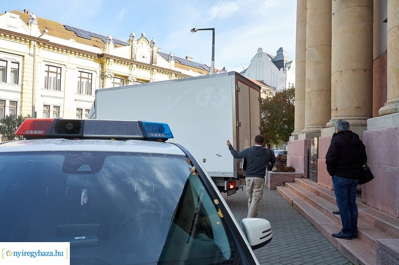 Rippl-Rónai festmények érkeztek