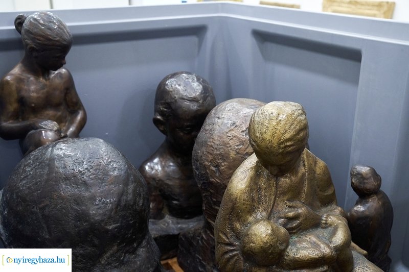 Rippl-Rónai festmények érkeztek