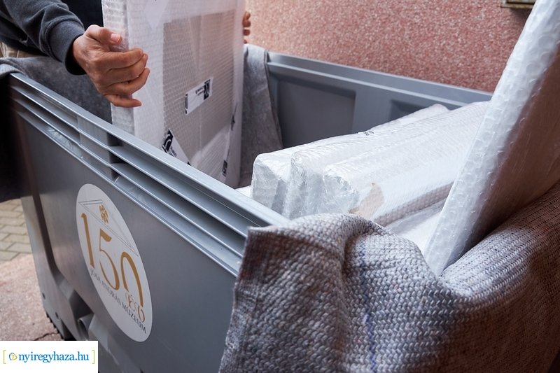 Rippl-Rónai festmények érkeztek