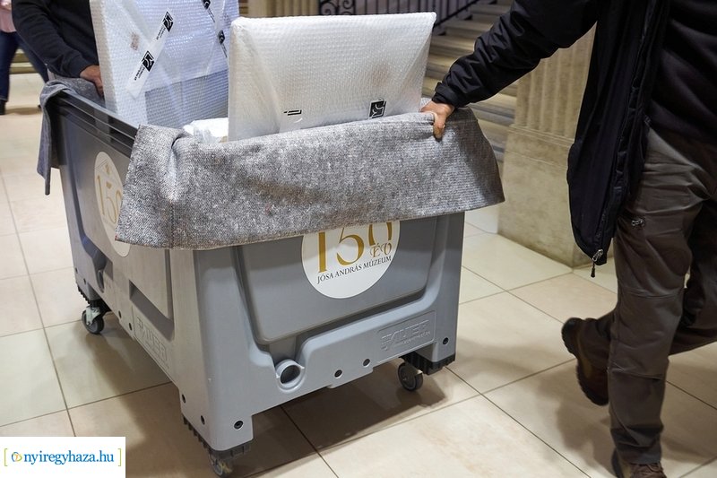 Rippl-Rónai festmények érkeztek