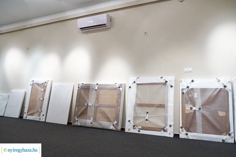 Rippl-Rónai festmények érkeztek