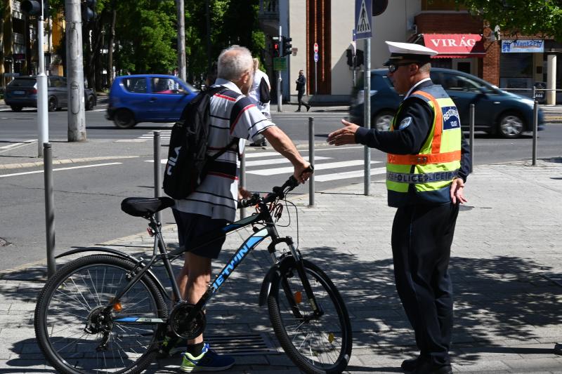 Roadpol akció - kerékpárosokat és motorosokat ellenőriztek