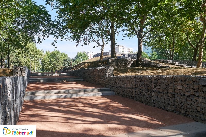 Robinson domb átadó