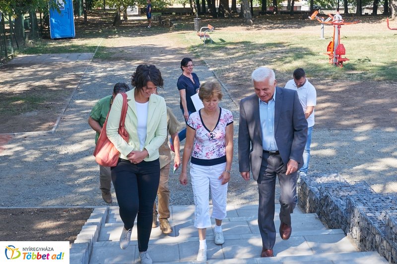 Robinson domb átadó