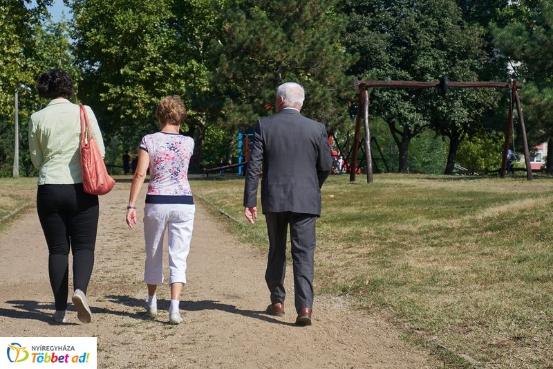 Robinson domb átadó