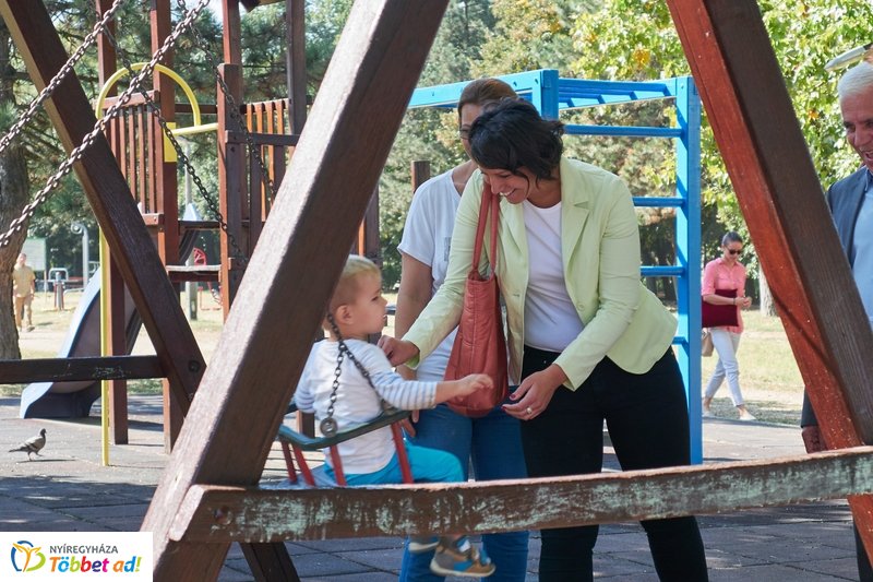 Robinson domb átadó