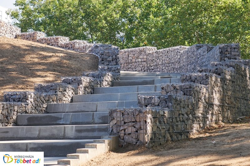 Robinson domb átadó