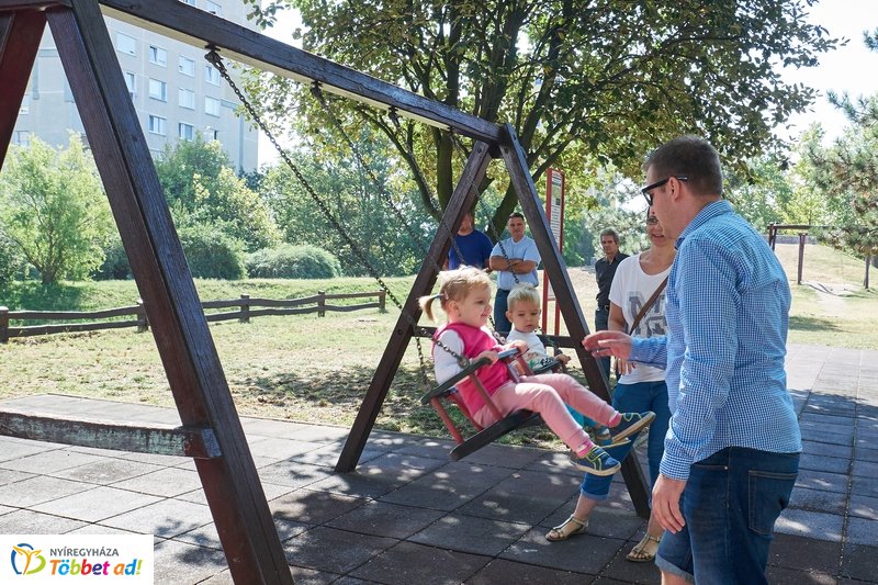 Robinson domb átadó