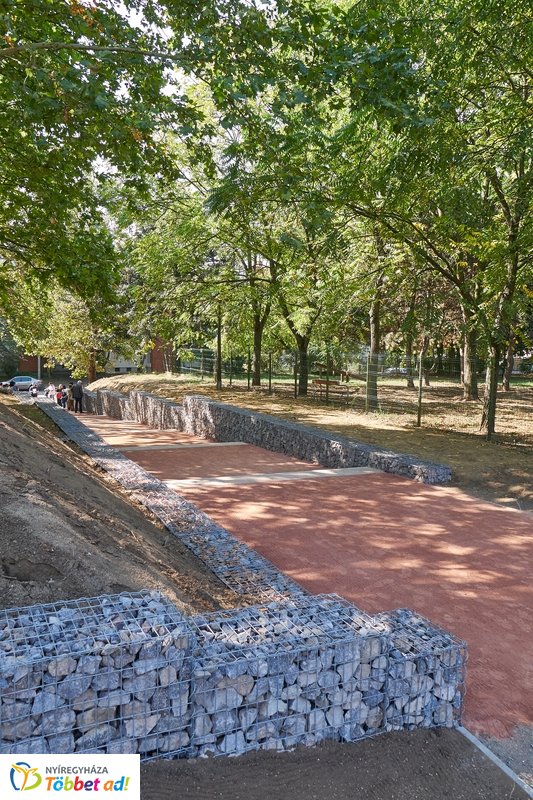 Robinson domb átadó