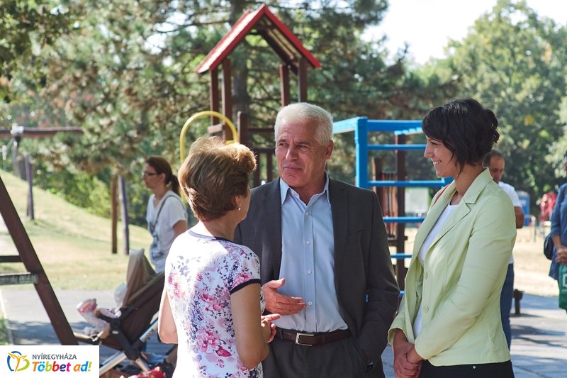 Robinson domb átadó