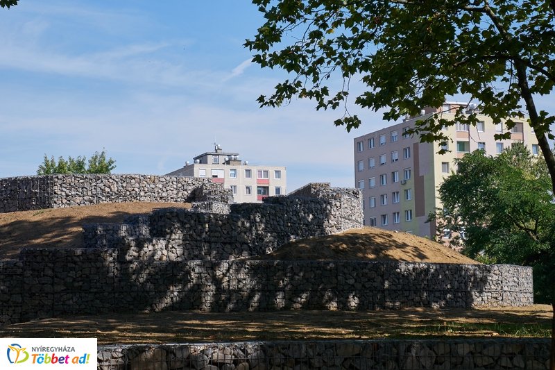 Robinson domb átadó