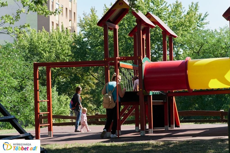 Robinson domb átadó