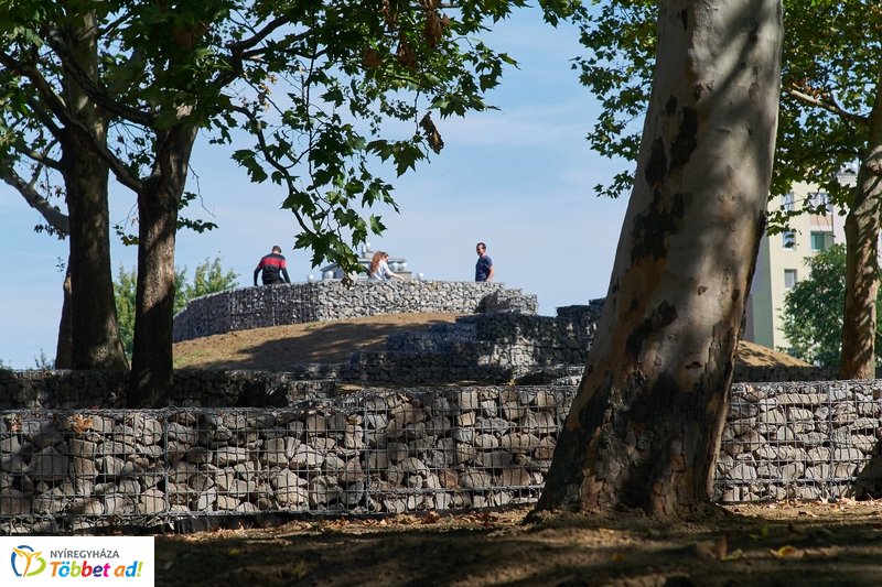 Robinson domb átadó