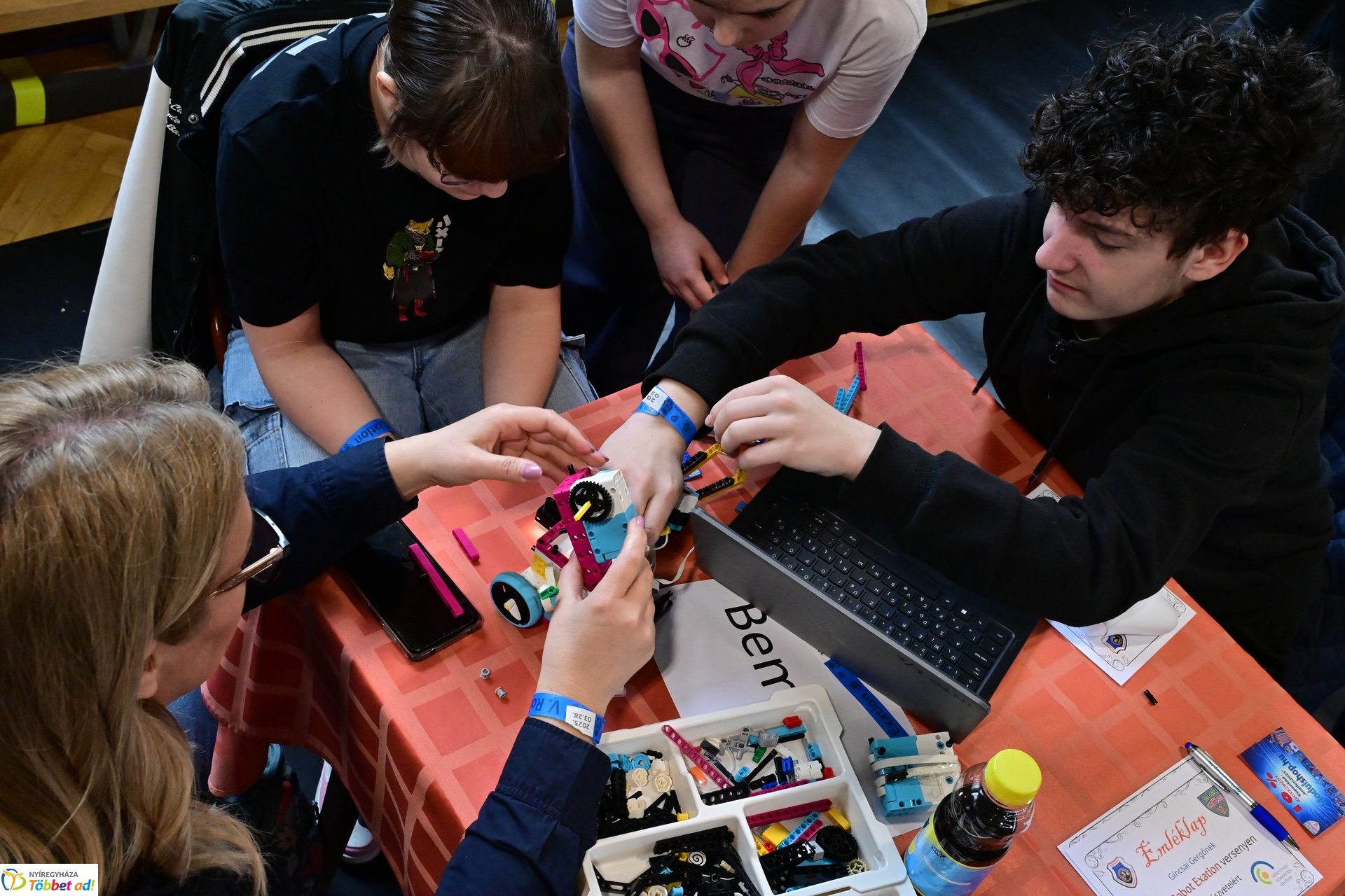 Robot exatlon a Széchenyi középiskolában - 2025