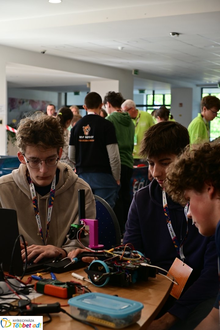 Robotika verseny az Inczédyben 2025 májusában