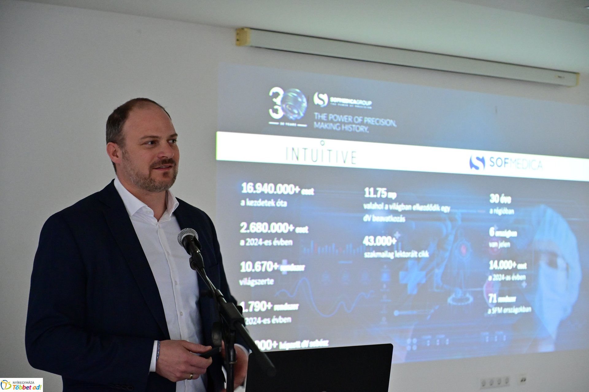 Robotsebészeti bemutató a Jósa András Kórházban 2025 márciusában