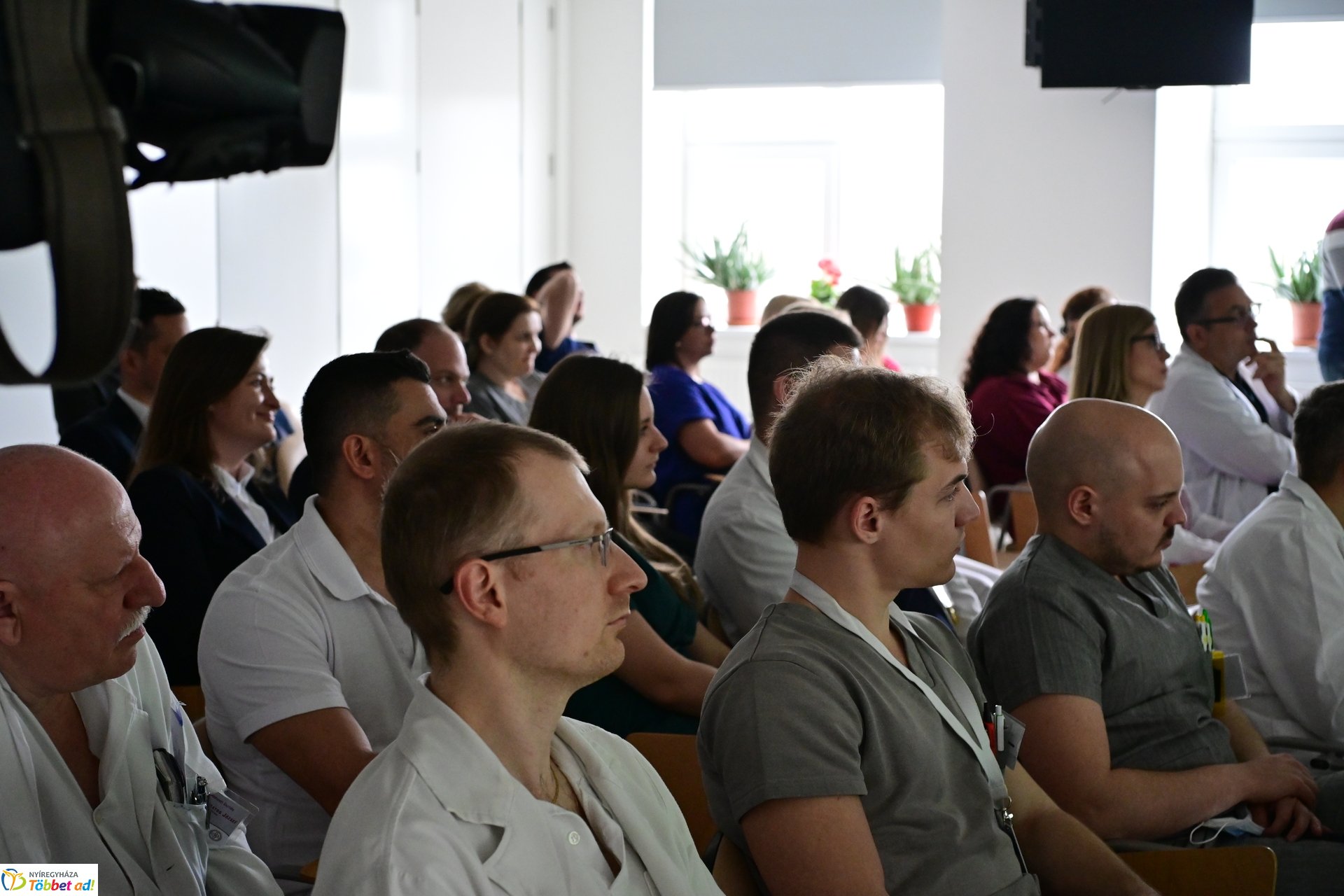 Robotsebészeti bemutató a Jósa András Kórházban 2025 márciusában