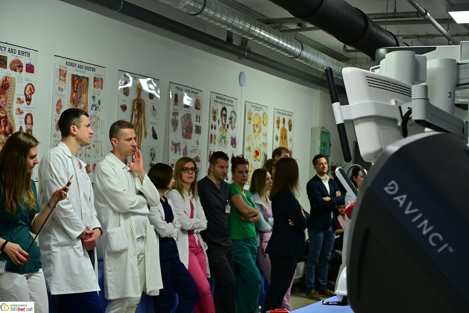 Robotsebészeti bemutató a Jósa András Kórházban 2025 márciusában
