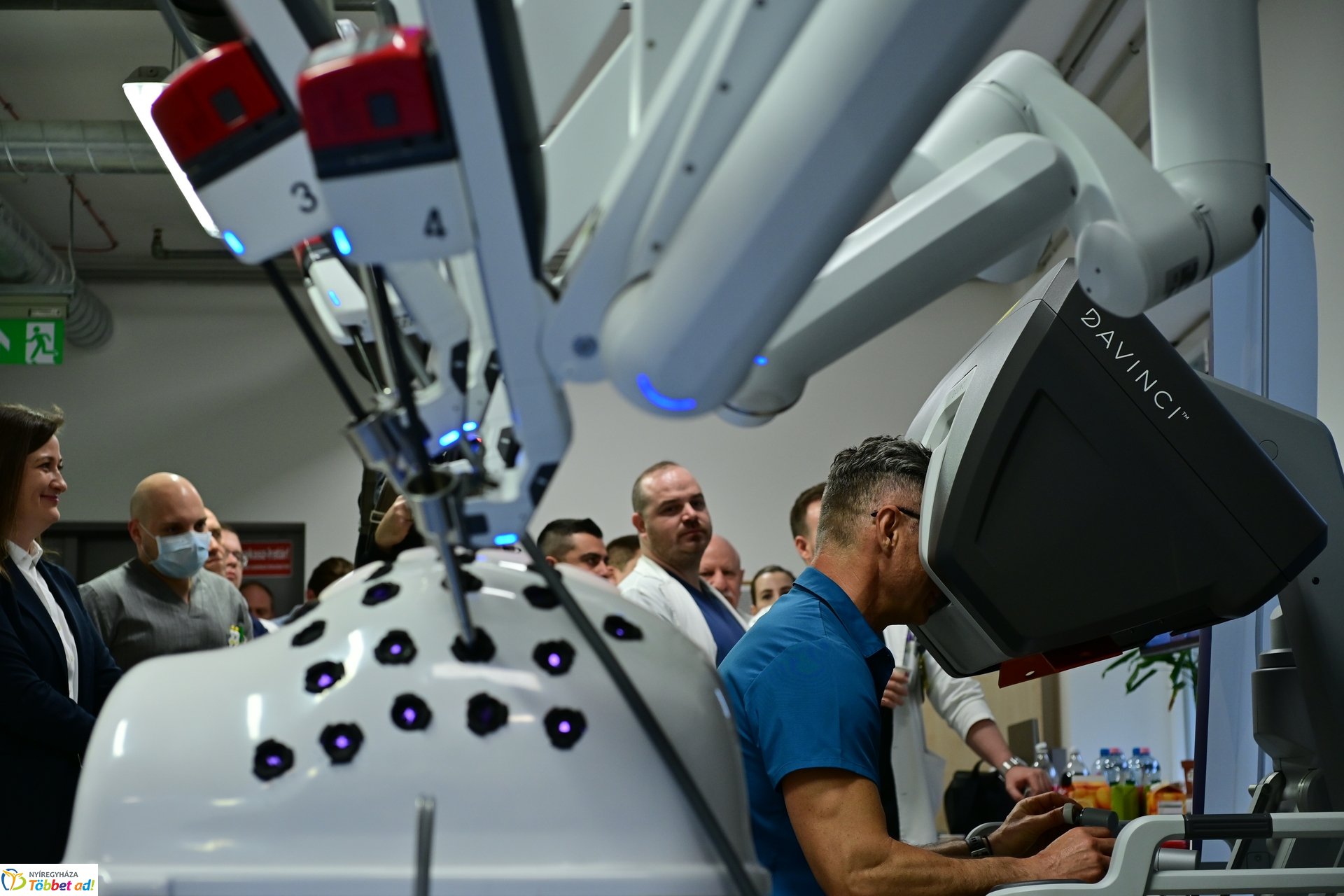 Robotsebészeti bemutató a Jósa András Kórházban 2025 márciusában