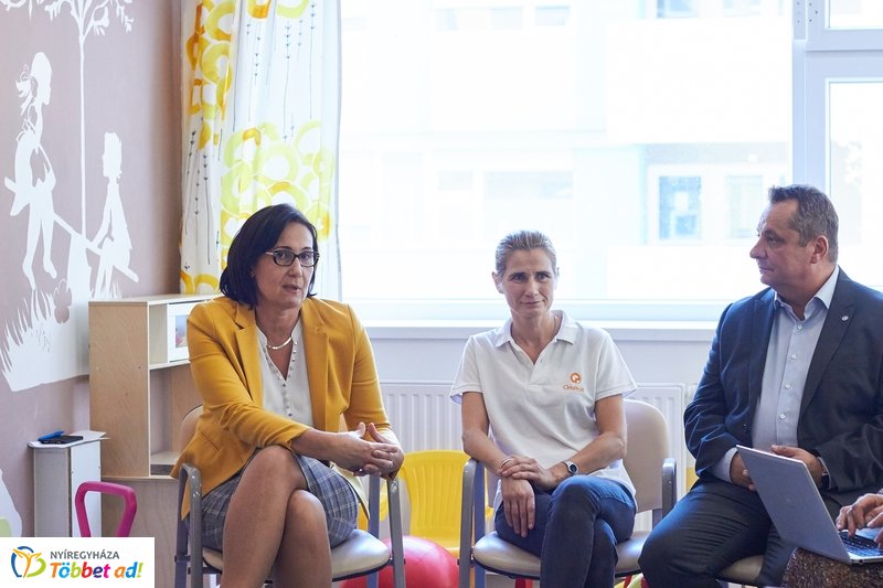 Robotterápia bemutató a kórházban