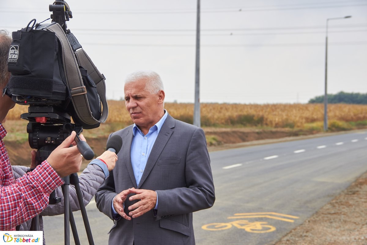 Rókabokori út átadó