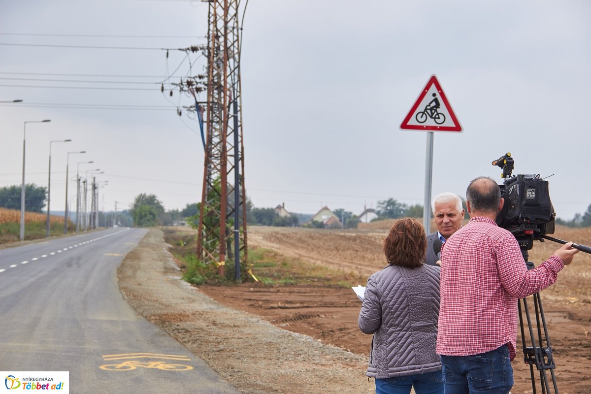 Rókabokori út átadó