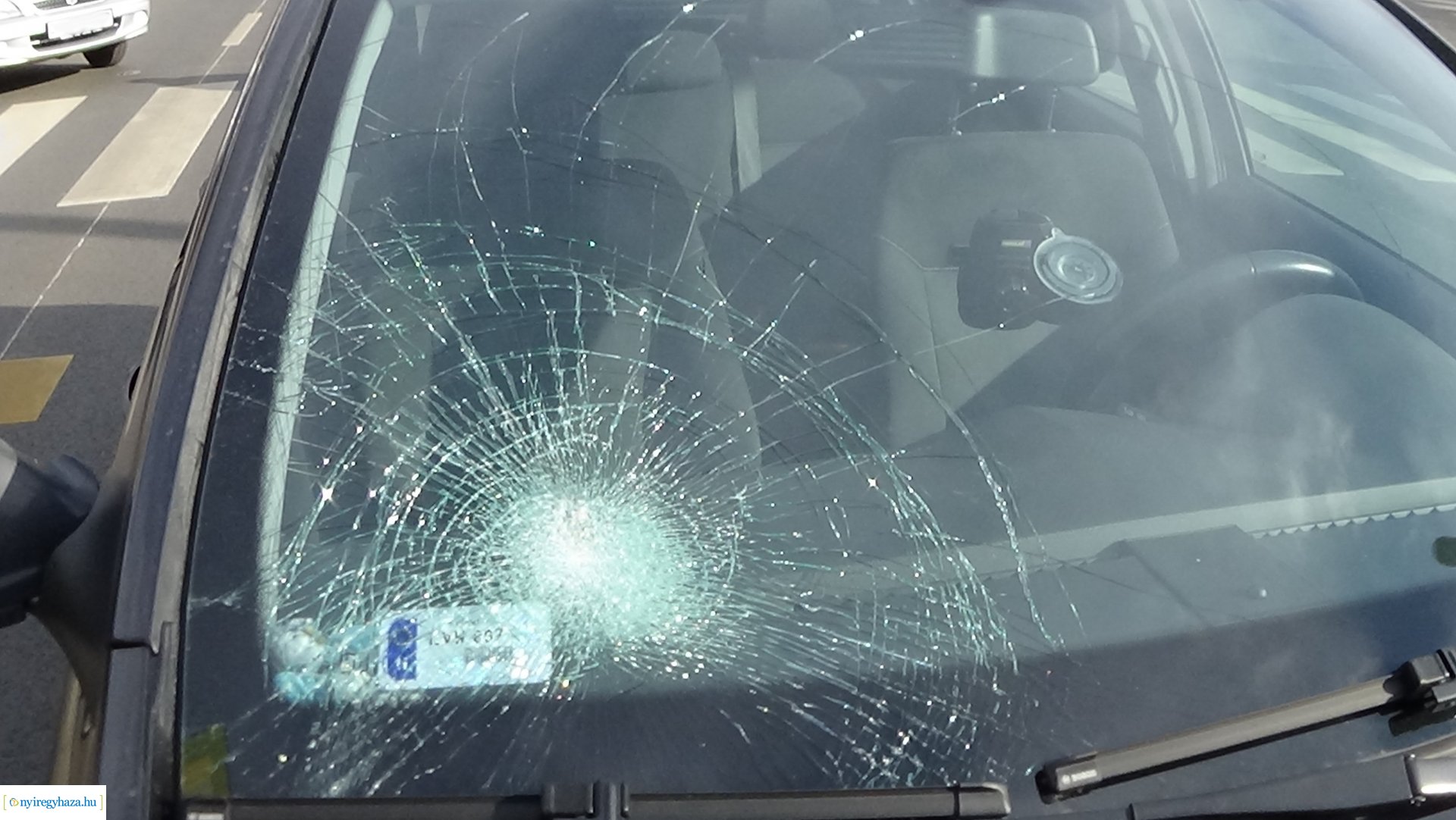 Rollerest gázoltak a Rákóczi utcán