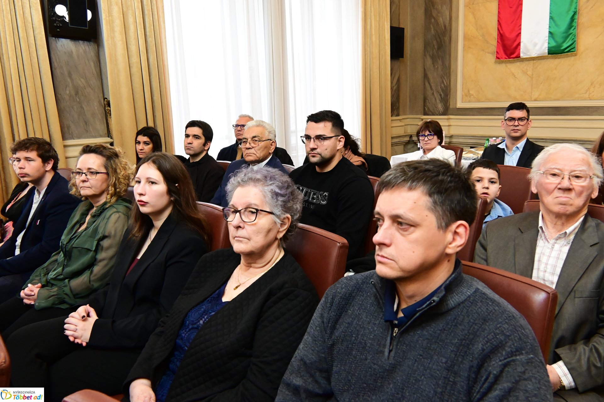 Roma díjátadó a Városházán