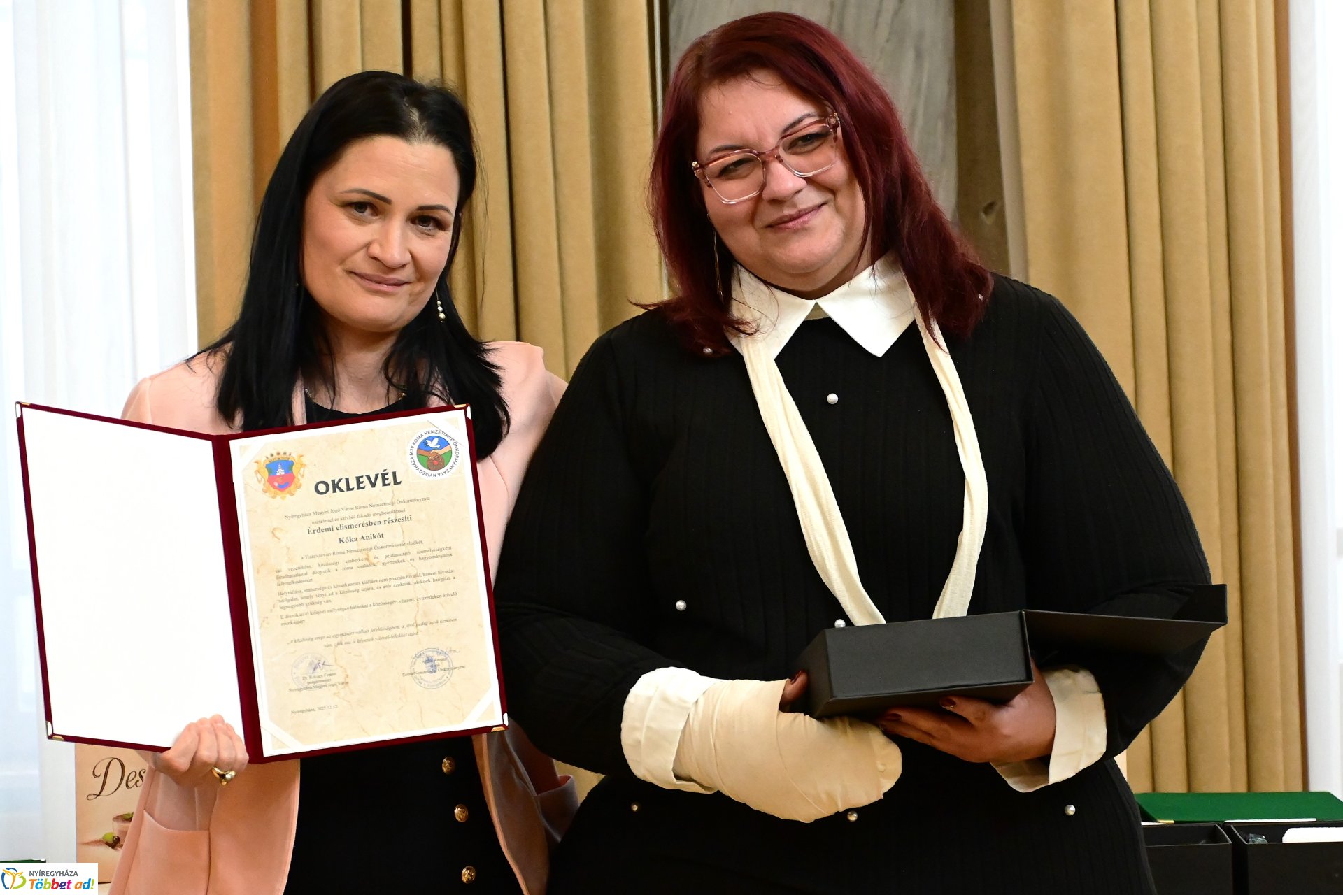 Roma díjátadó a Városházán