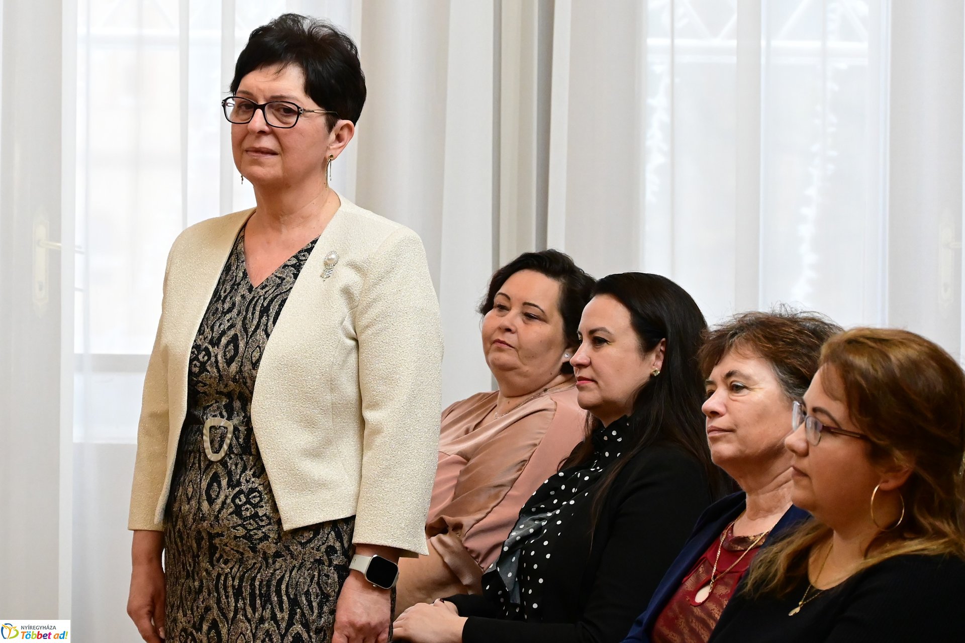 Roma díjátadó a Városházán